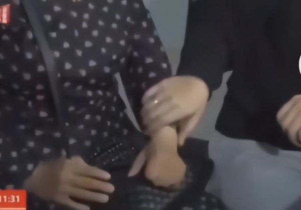 姚策认亲激发冷场，杜新枝见男儿如见鬼，网友质疑不明背后真相